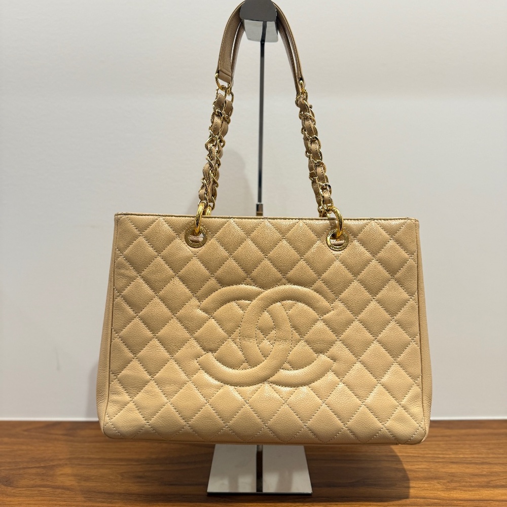 Chanel Grand Shopping tote in Caviar Beige Leather